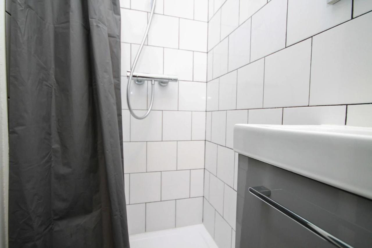 02 - Chambre Avec Lit Double Et Sdb Prive Wifi Saint-Denis  Exterior foto